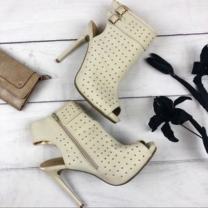 Shoe Republic LA Peep Toe Booties Heels Size 10